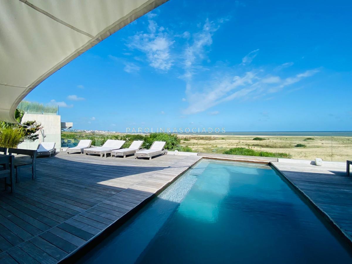 Foto de Casa en venta en primera línea en Manantiales, Punta del Este., imagen 1