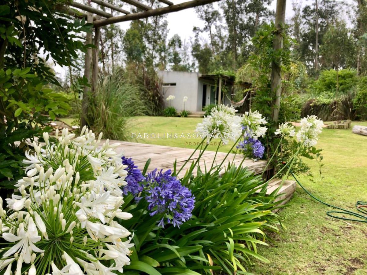 Foto de Casa con 1400 m2 de terreno, 3 dormitorios, 2 baños, losa radiante., imagen 5