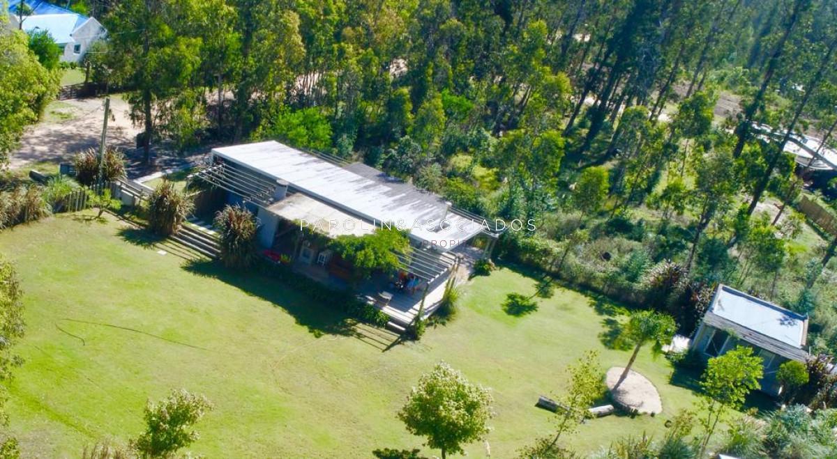 Foto de Casa con 1400 m2 de terreno, 3 dormitorios, 2 baños, losa radiante., imagen 3