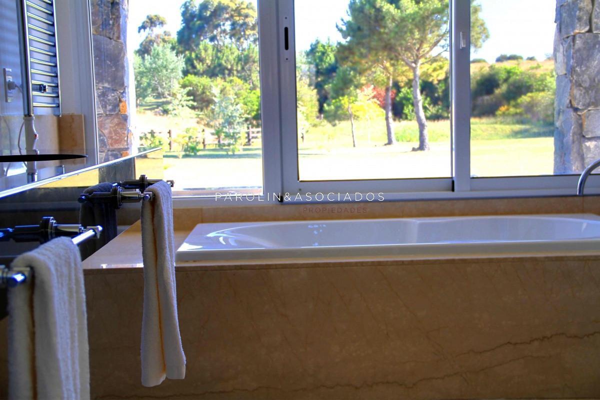 Foto de Casa de 5 dormitorios en venta en Manantiales, Punta del Este., imagen 5