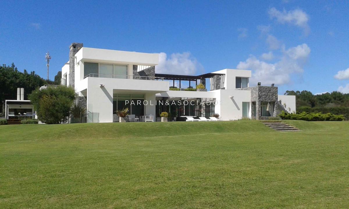 Foto de Casa de 5 dormitorios en venta en Manantiales, Punta del Este., imagen 2