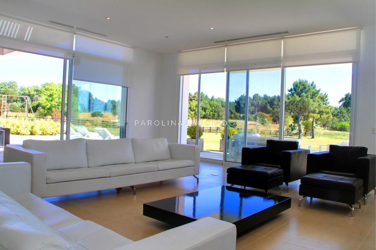 Foto de Casa de 5 dormitorios en venta en Manantiales, Punta del Este., imagen 1