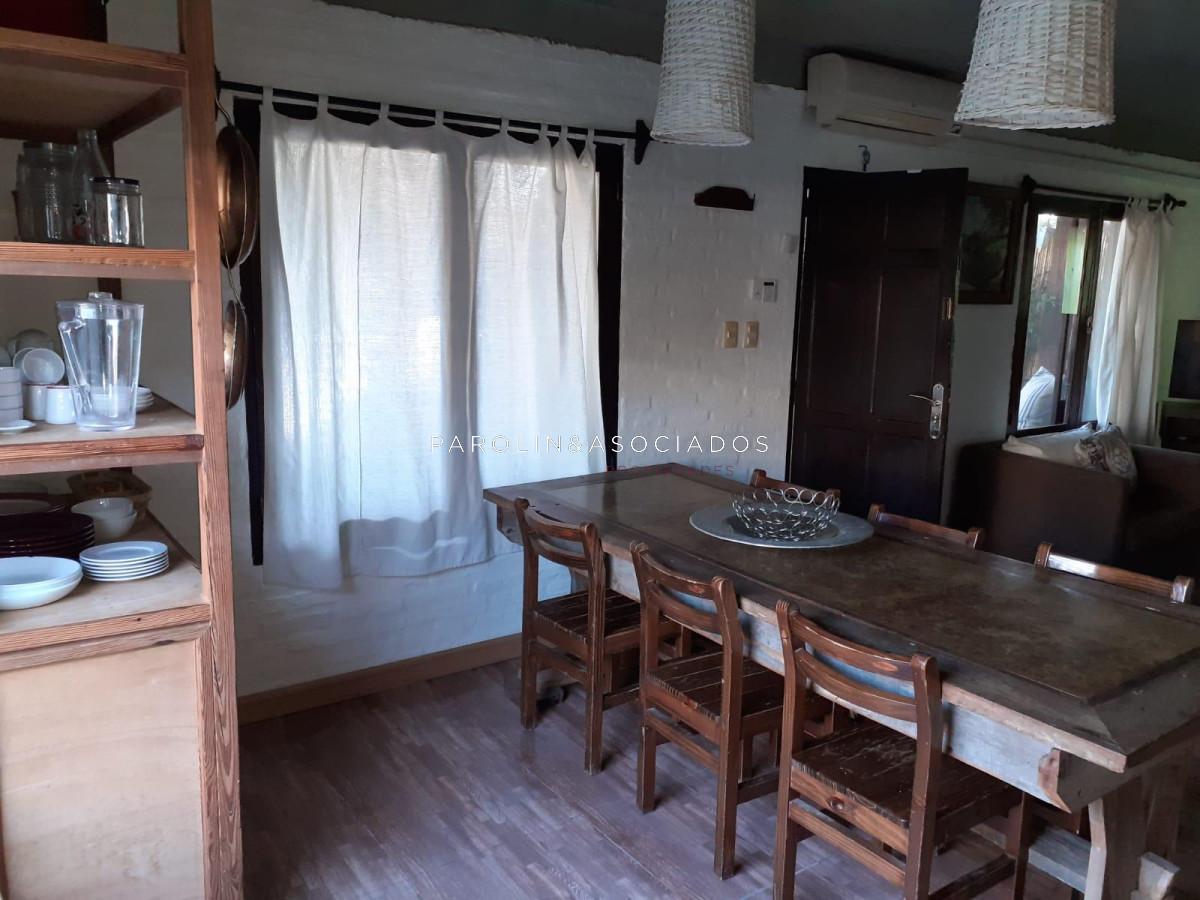 Foto de Casa en venta de 3 dormitorios en La Barra, Punta del Este., imagen 2