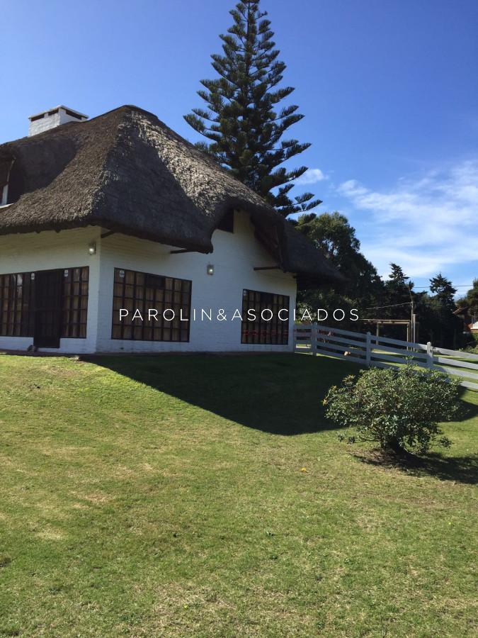 Foto de Agradable casa en venta en Pinares, Punta del Este., imagen 1