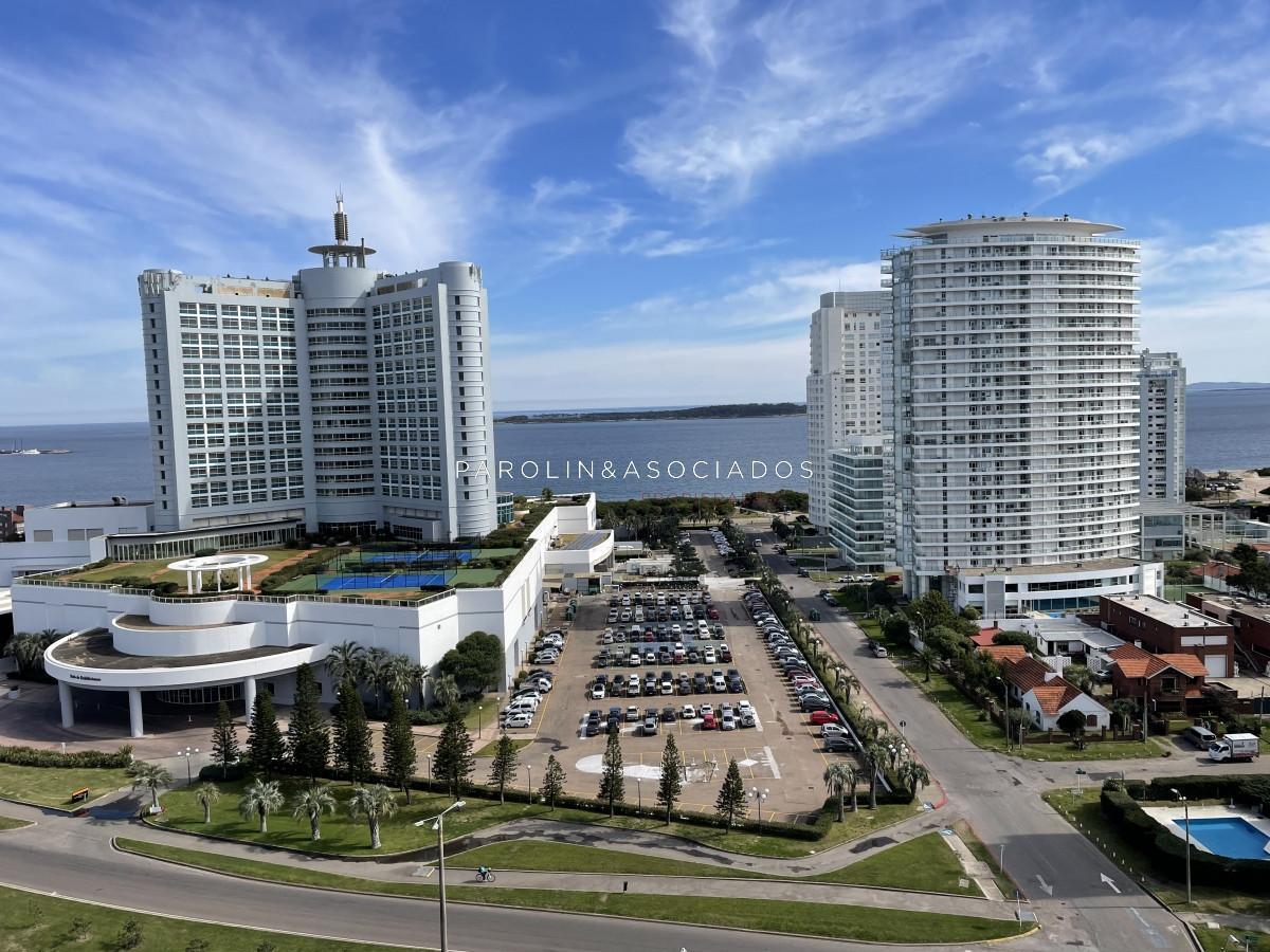 Foto de Departamento en venta en Casino Tower, Oportunidad en Punta del Este, imagen 4