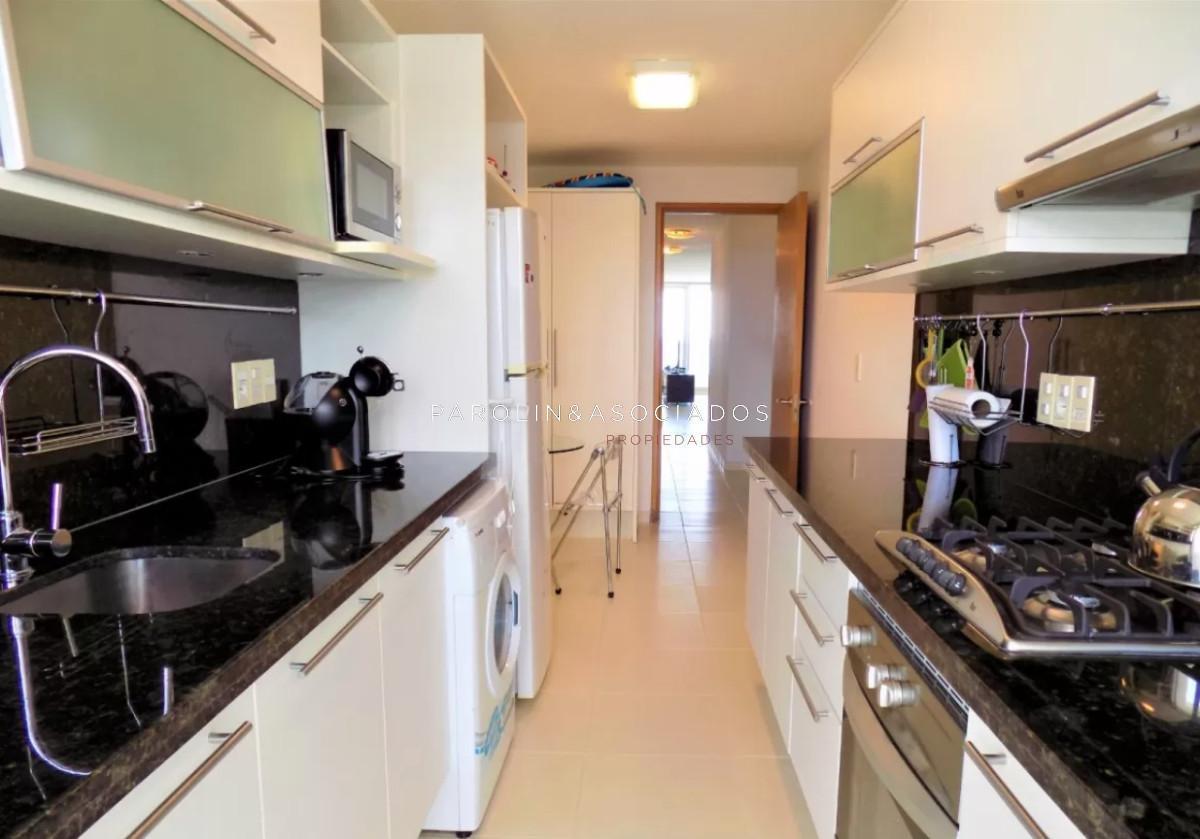 Foto de Departamento en venta en Seasons Tower, Oportunidad en Punta del Este, imagen 2