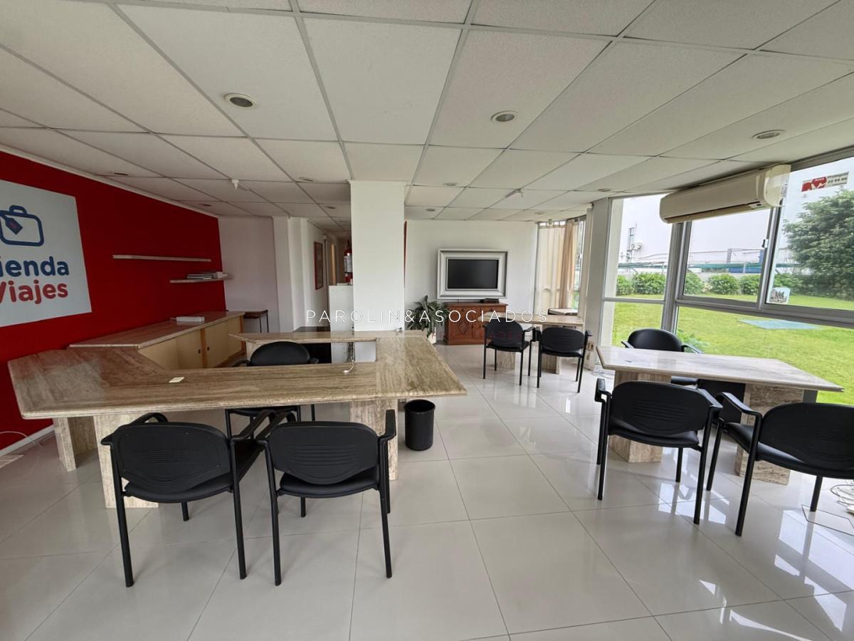 Foto de Local Comercial en Venta Frente a Punta Shopping, Punta del Este, imagen 4