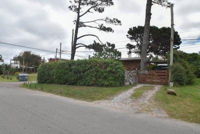 Foto de Casa en Venta de 3 Dormitorios en Playa Mansa, Punta del Este, imagen 2