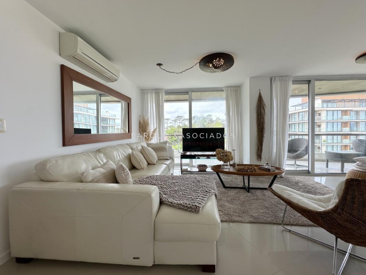 Foto de Departamento en Venta de 2 Dormitorios en Playa Mansa, Punta Del Este, imagen 4