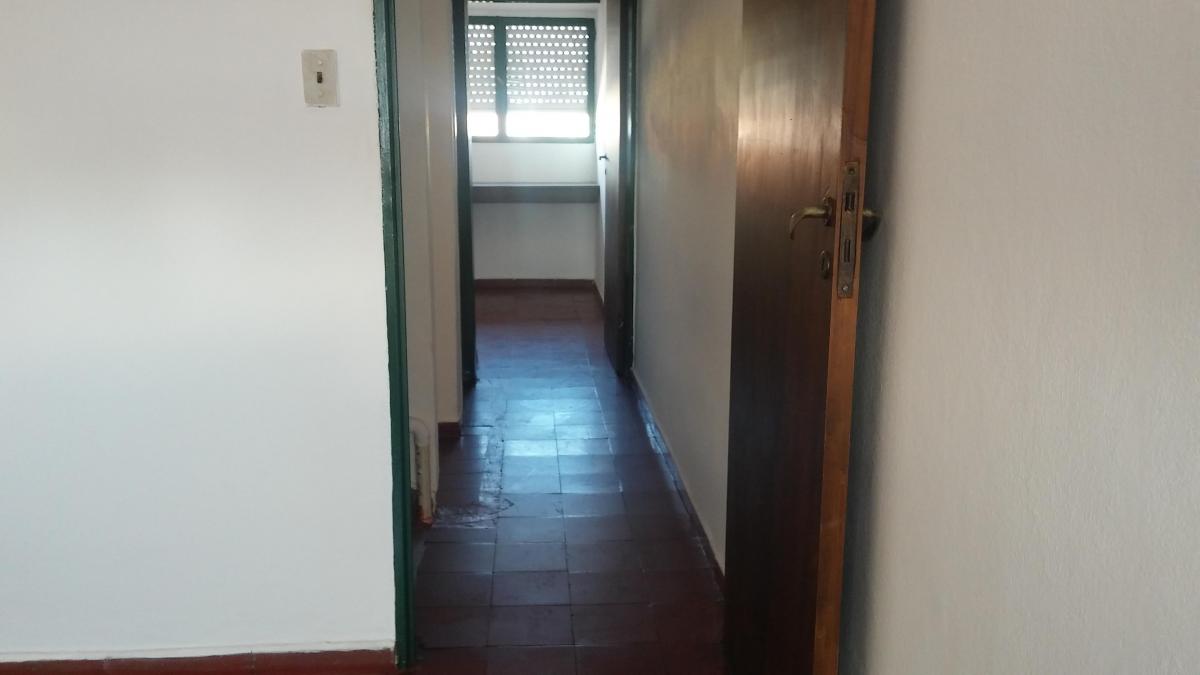 Vendo - Av Valparaiso 2976 Casi Javier Diaz - Dpto 2 Niveles - 2 Dorm. - 5