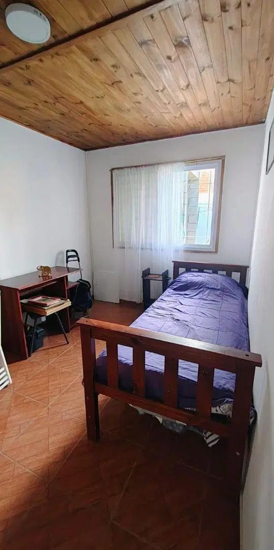 VENDO CASA DOS DORMITORIOS - JARDIN - PATIO - COCHERA 8