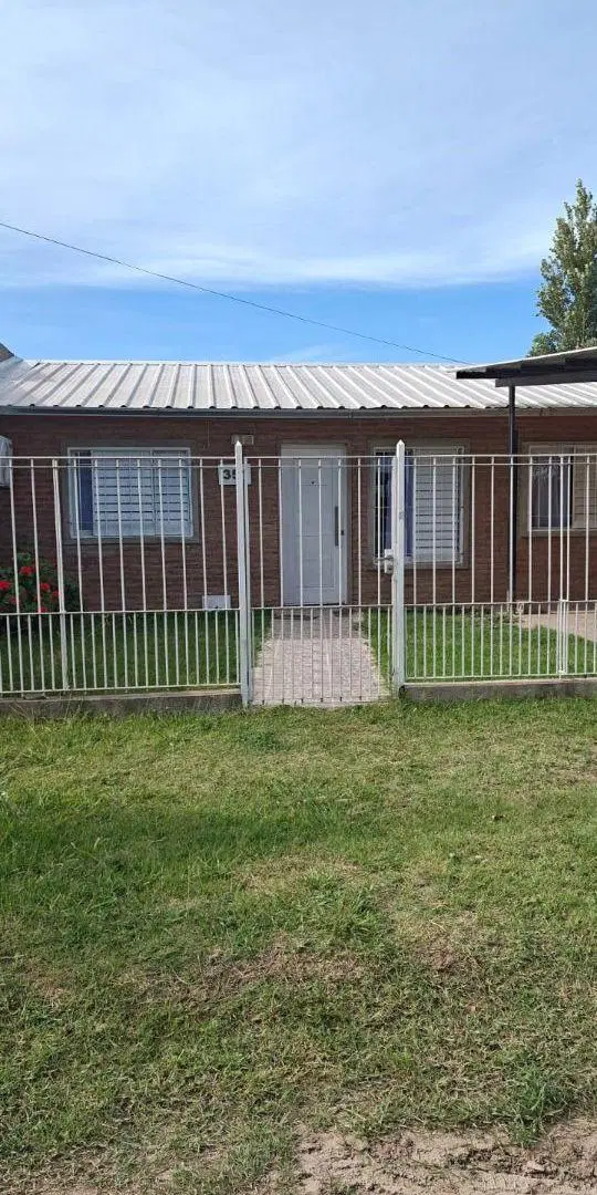 Alquilo Casa Dos Dorm. - Jardin - Patio - Cochera - 1