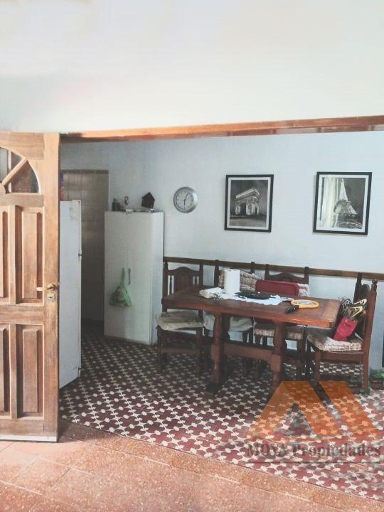 Casa-Muy  Buena ubicacion-Adrogue