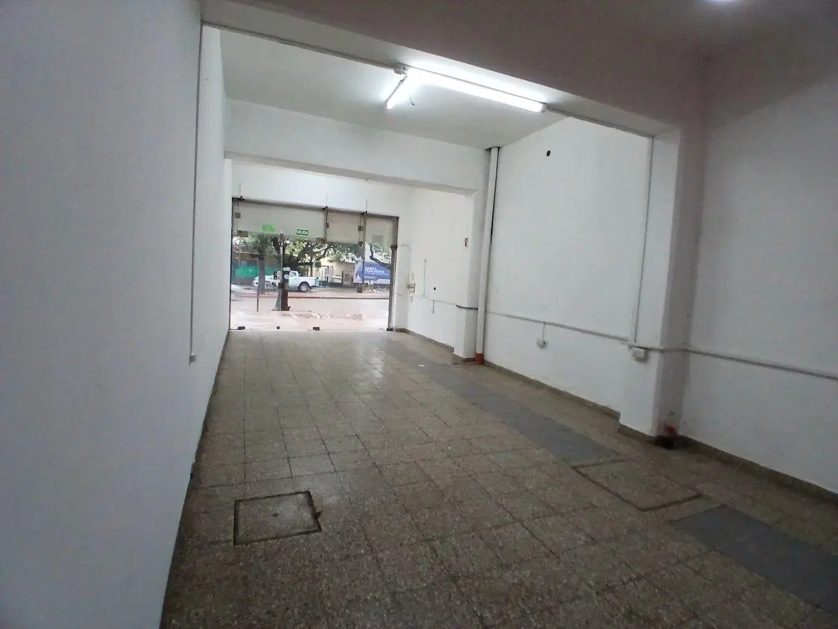 LOCAL EN ALQUILER ZONA COMERCIAL SOBRE RAFAEL NUÑEZ 2