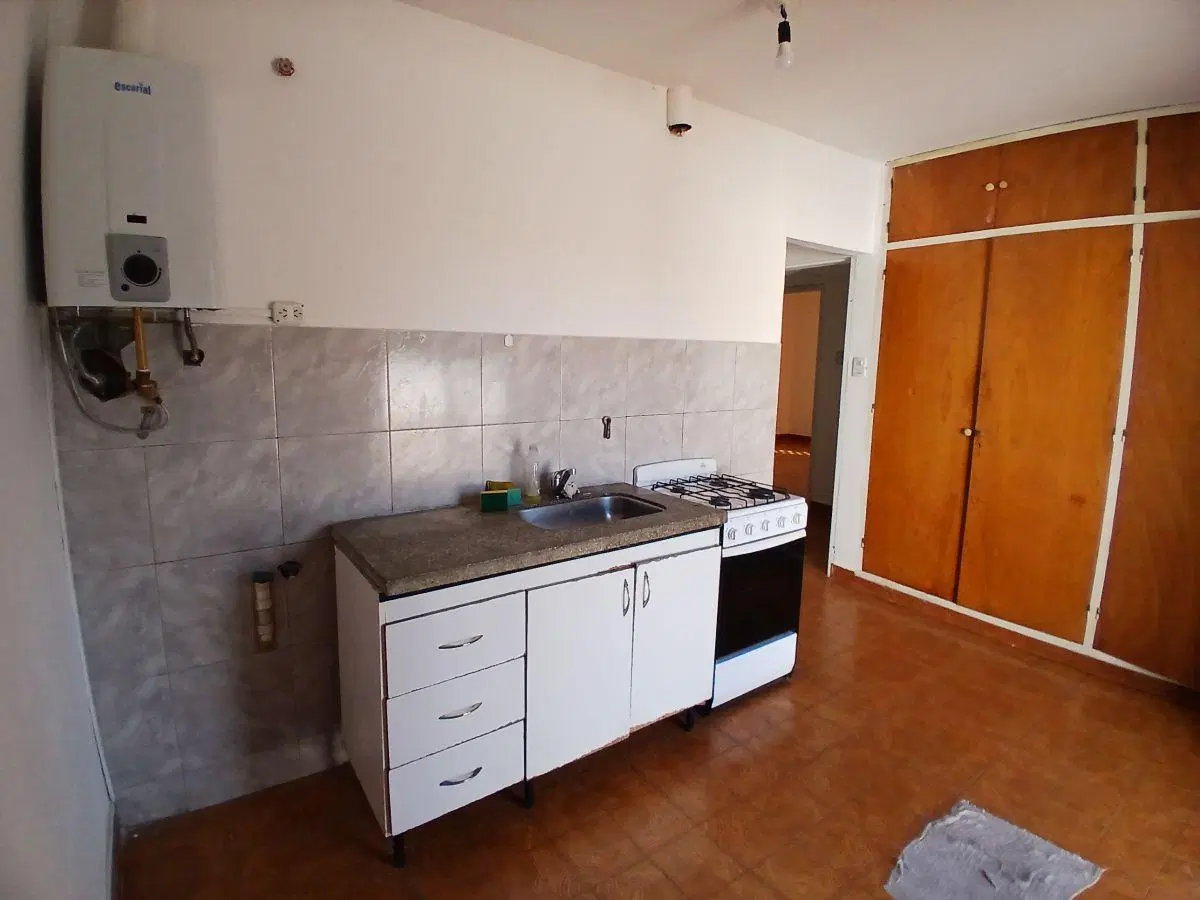 DEPARTAMENTO EN ALQUILER SOBRE RAFAEL NUÑEZ DOS DORMITORIOS 5