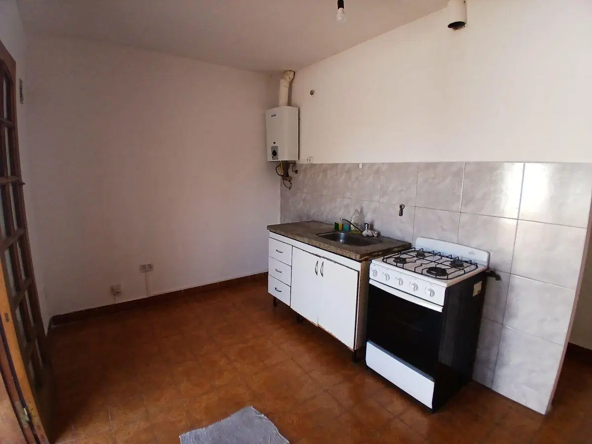 DEPARTAMENTO EN ALQUILER SOBRE RAFAEL NUÑEZ DOS DORMITORIOS 4