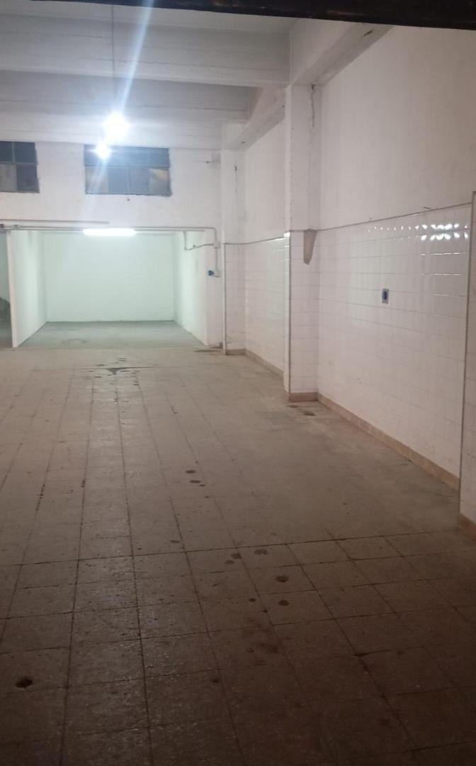 Foto de ALQUILER DEPOSITO GALPON A MTRS TRES OFICINAS!!!, imagen 2