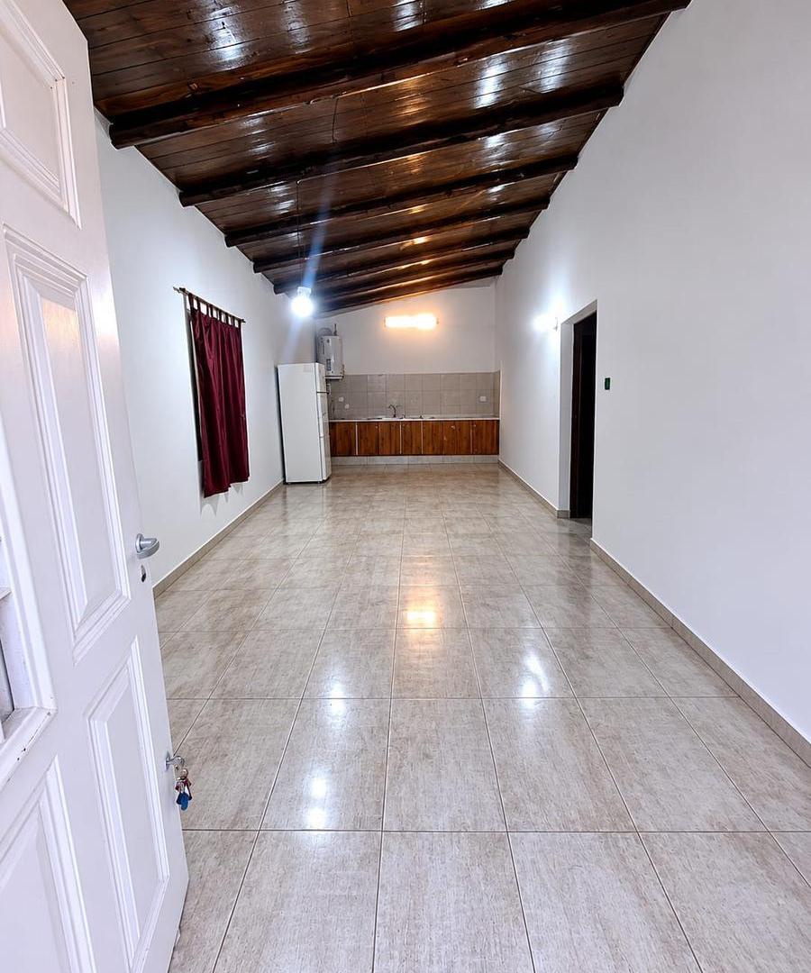 Foto de ALQUILO CASA EN TANTI CON 2000m2 DOS DOR A METROS DE R38, imagen 3