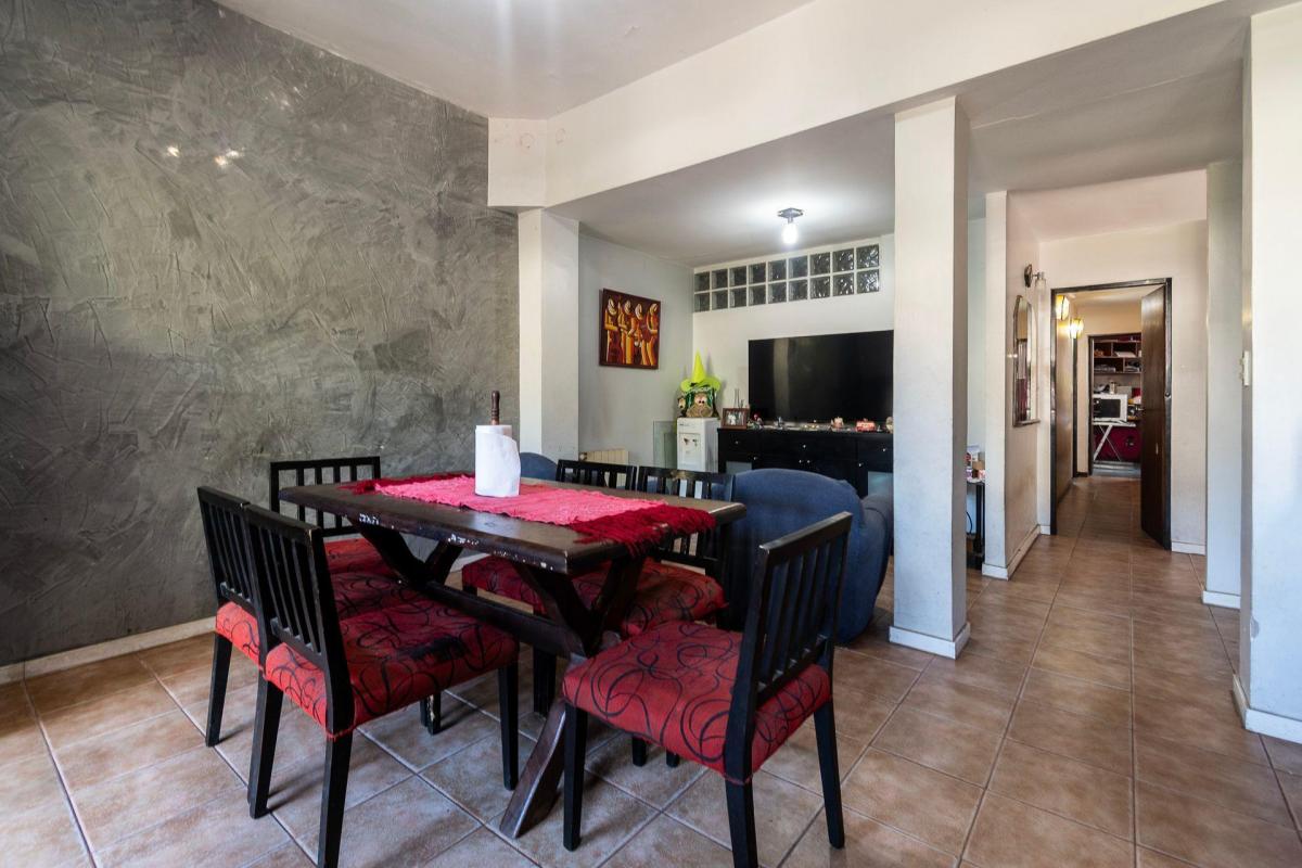 Venta Casa 7 Ambientes C/jardin Ideal 2 Familias! 3