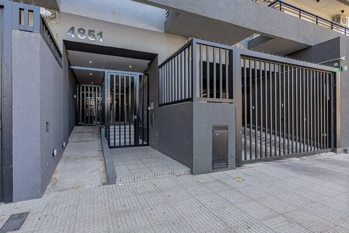 VENTA MONOAMBIENTE CASEROS CENTRO 2