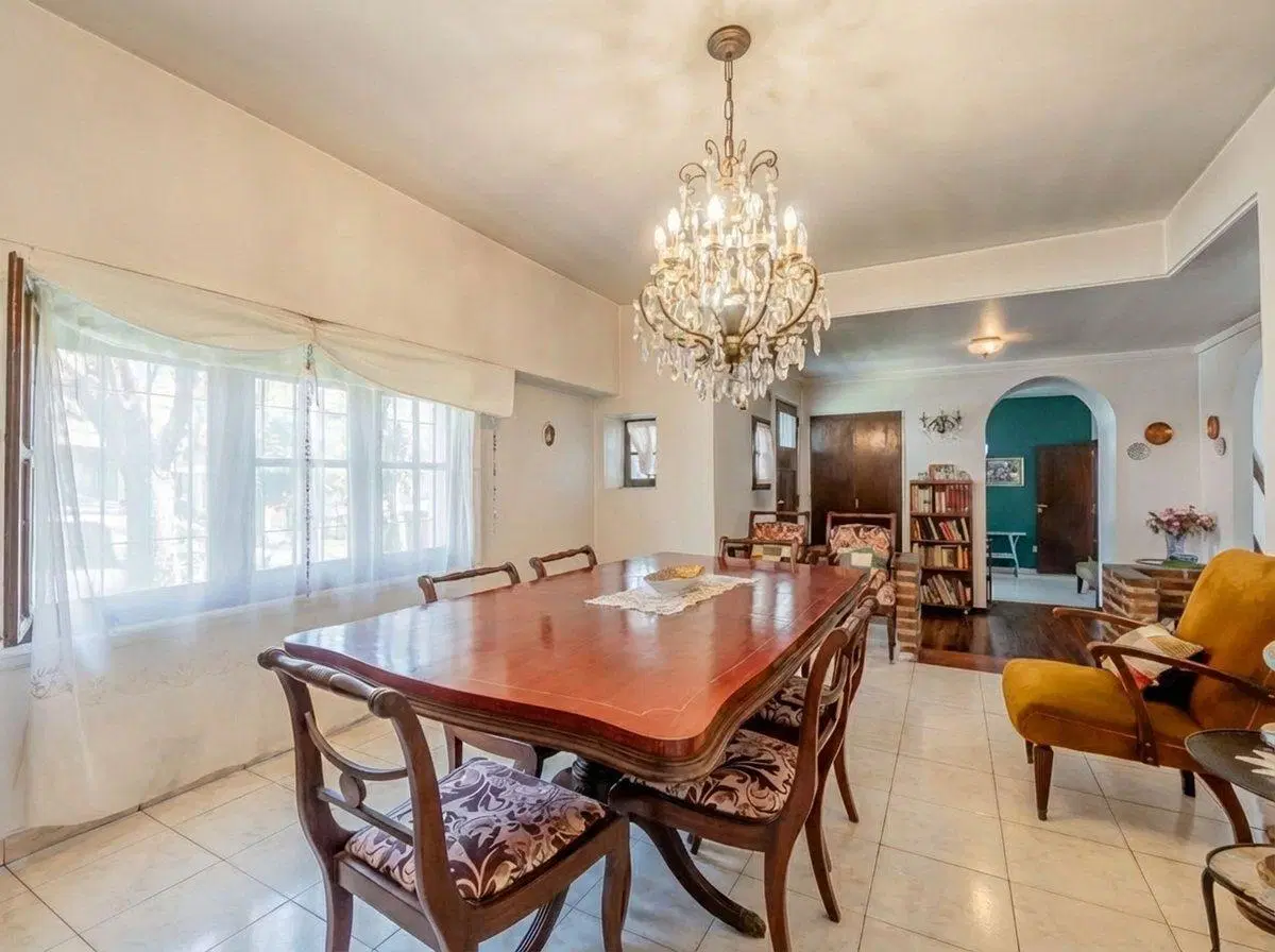 Venta Casa 4 ambientes, Olivos c/ pileta y cochera 3