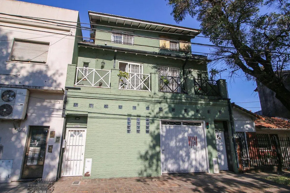 VENTA CASA DUPLEX 2 DORMITORIOS PATIO CARAPACHAY 3