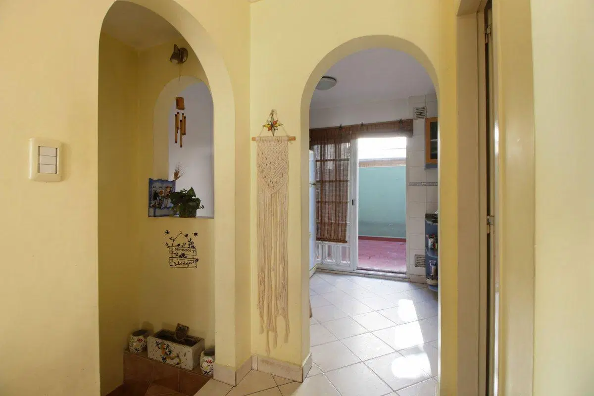 VENTA CASA DUPLEX 2 DORMITORIOS PATIO CARAPACHAY 4