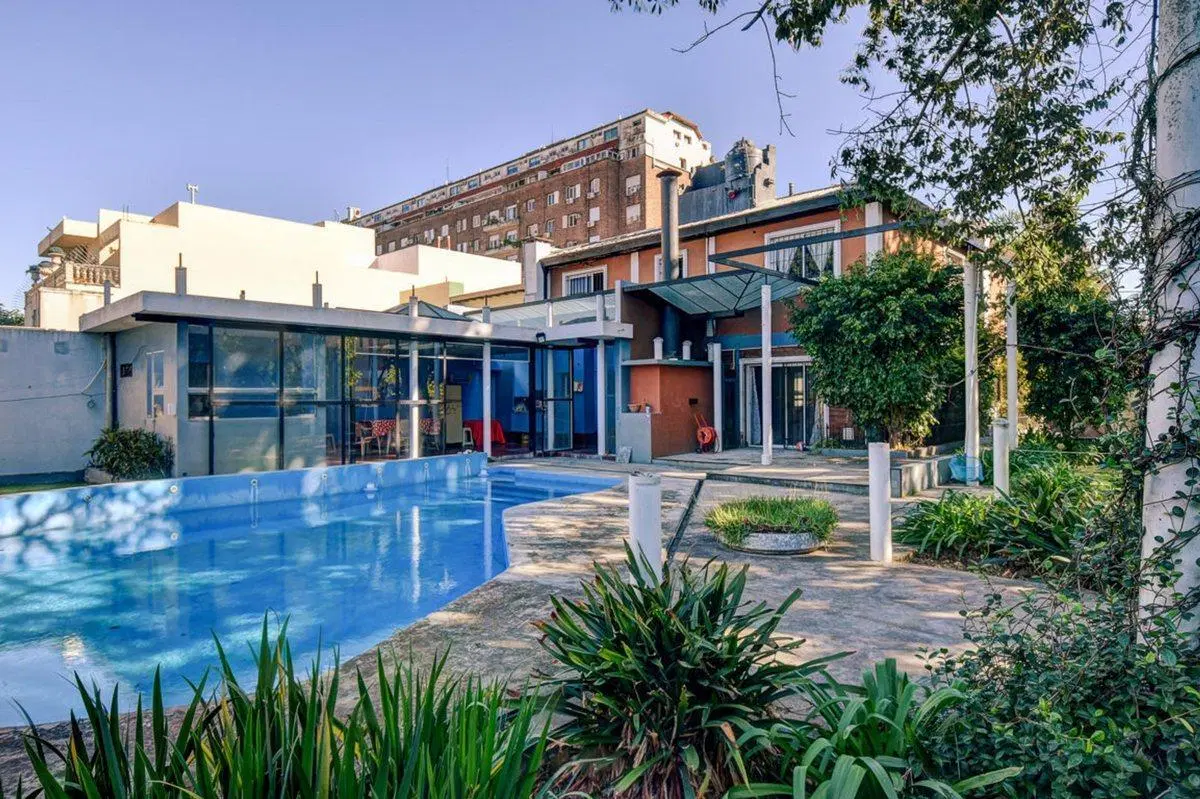 Venta casa 6 ambientes Don Torcuato parque pileta 2