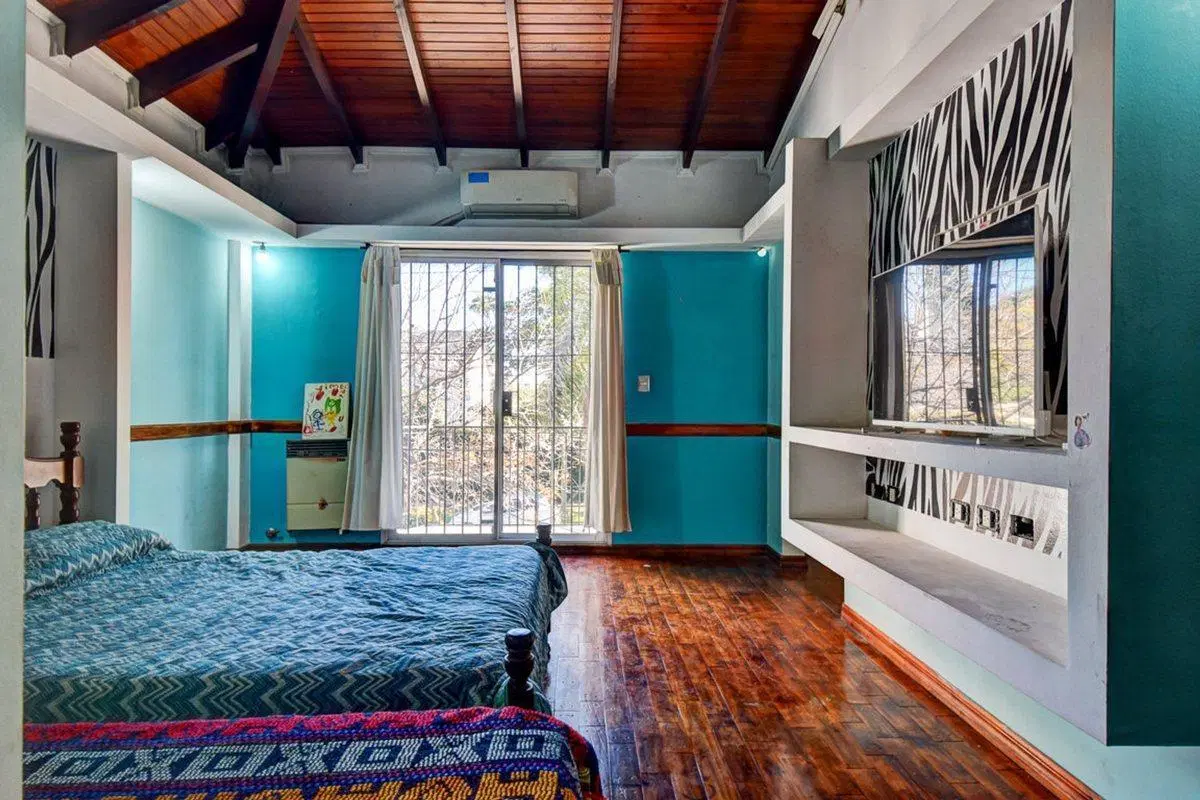Venta casa 6 ambientes Don Torcuato parque pileta 4