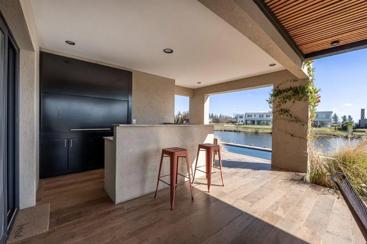 Venta-Casa 5 Amb. Vista a Laguna–El Naudir Escobar 4
