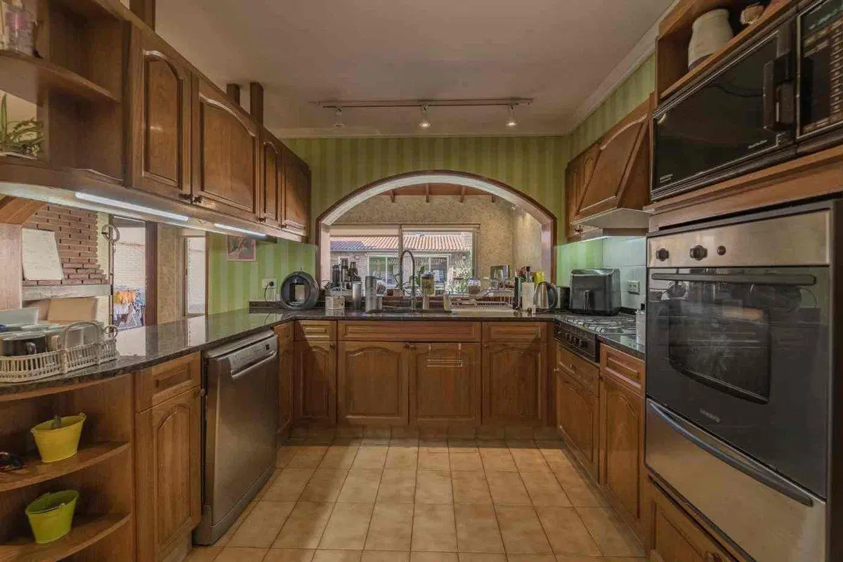 VENTA CASA 5 AMBIENTES MARTINEZ QUINCHO Y PILETA 5