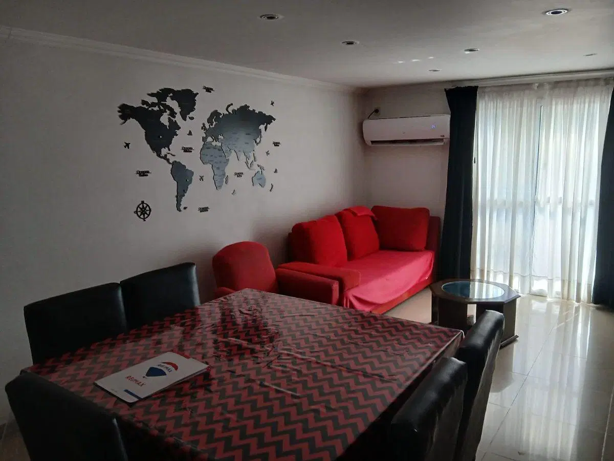 VENTA SALON CON DEPARTAMENTO EN GONZALEZ CATAN 4