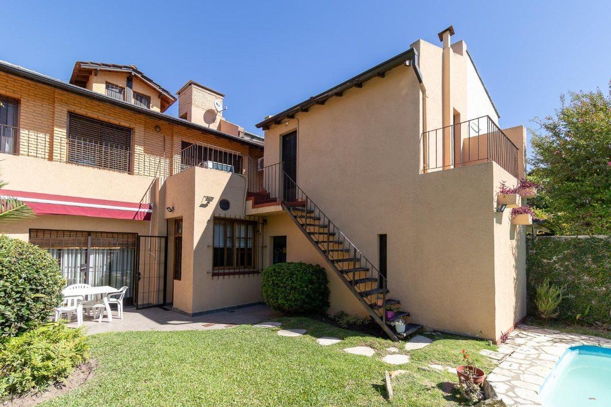 Casa 6 ambientes en venta Martinez Pileta Quincho