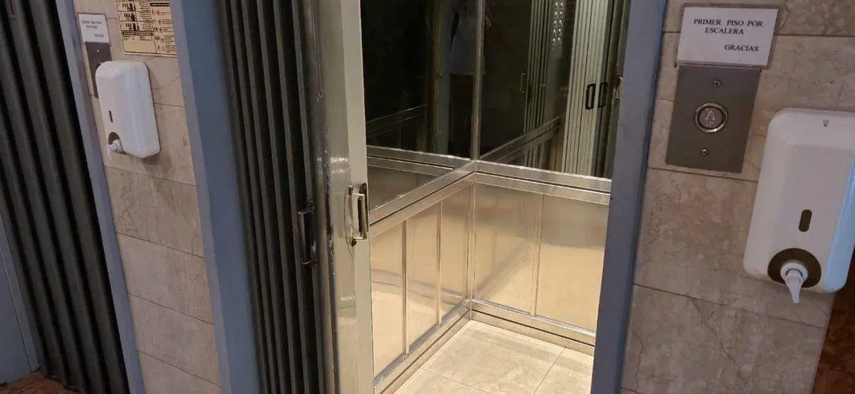 Venta oficina Centro Suipacha y Avenida Córdoba 4
