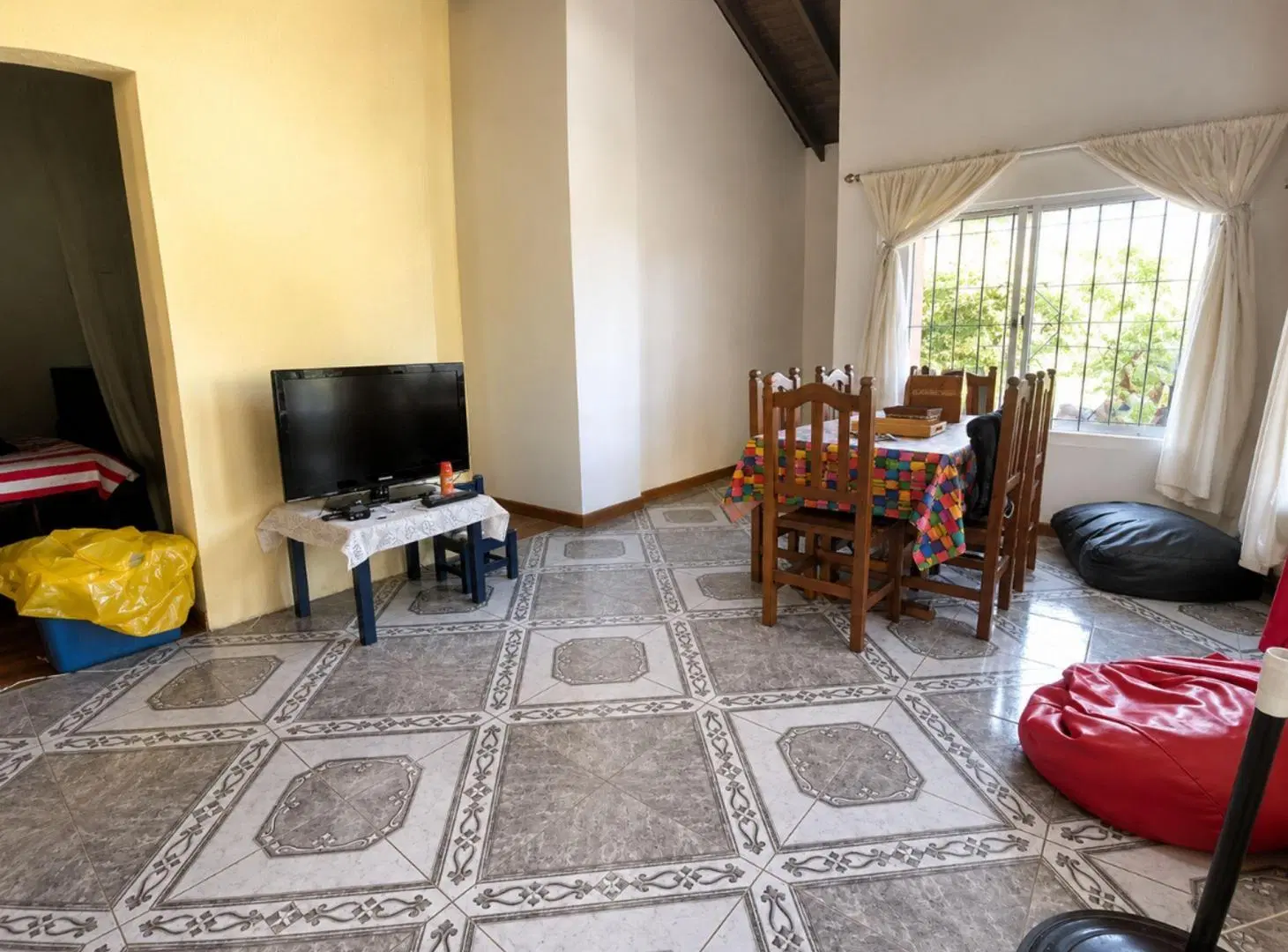 Venta - Casa en B° Jularó, Exaltacion de la Cruz 5