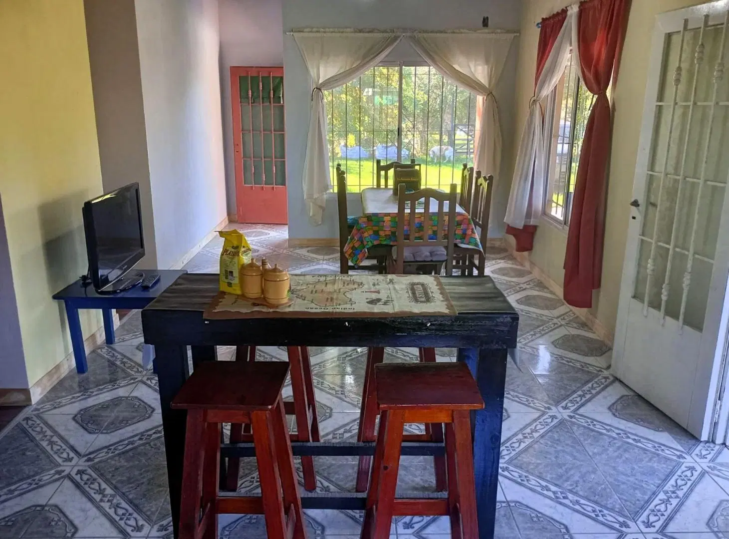 Venta - Casa en B° Jularó, Exaltacion de la Cruz 4