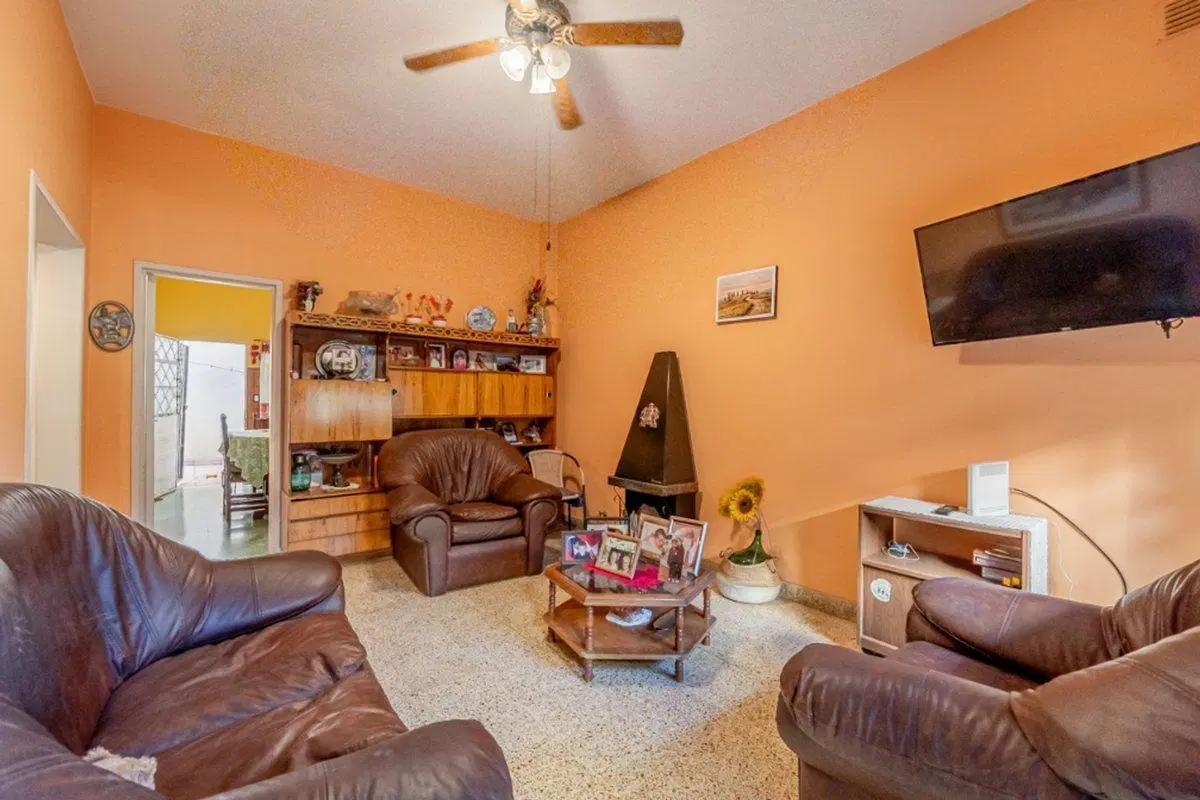 VENTA CASA MULTIFAMILIAR 6 AMBIENTES J LEON SUAREZ 5