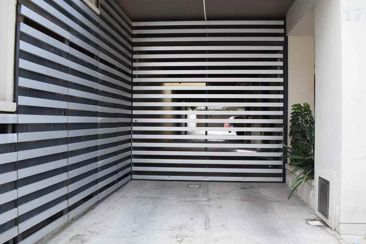 Venta cochera fija Apto Crédito San Martín 4