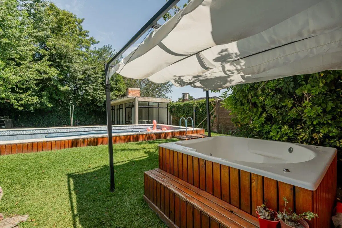 Venta casa quinta en Benavidez 1.120 m2 con pileta 2