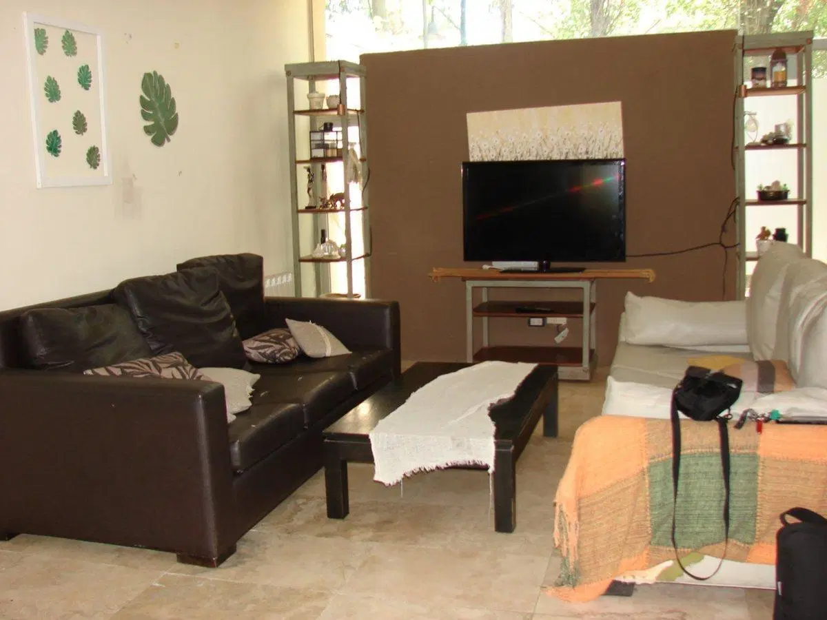 Venta Casa 7 Ambientes con pileta y Quincho Beccar 5