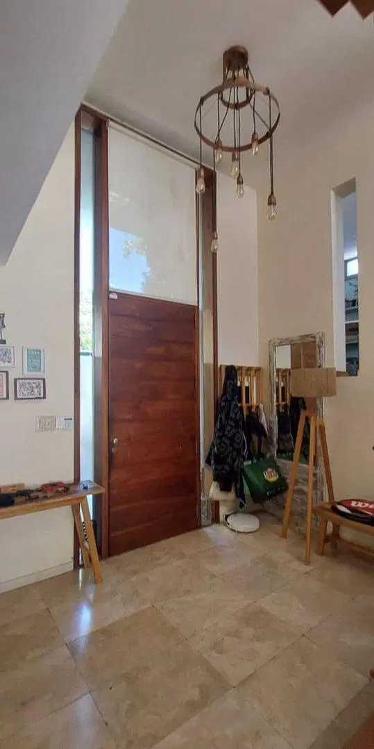 Venta Casa 7 Ambientes con pileta y Quincho Beccar 3