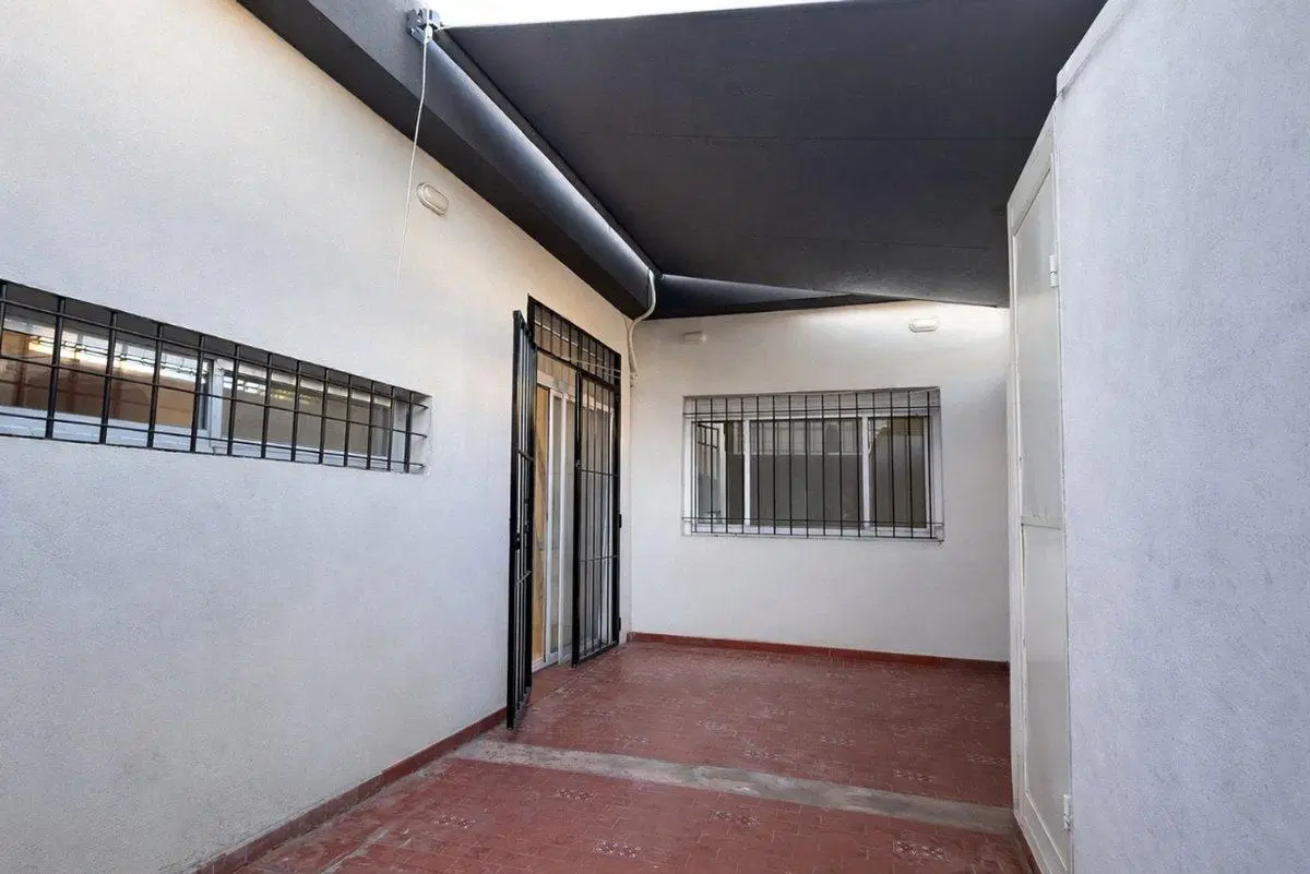 Casa en venta 3 amb con cochera PB Olivos 8