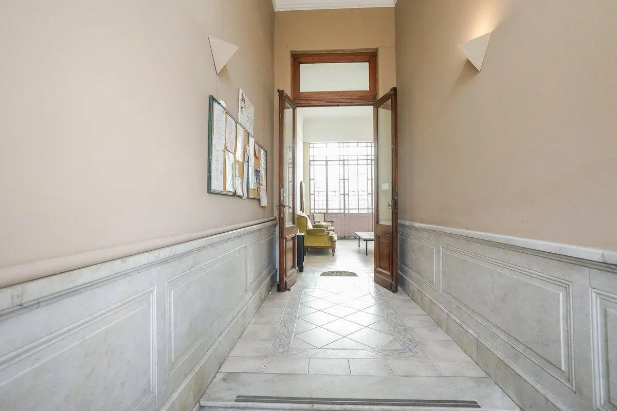 VENTA Casa ideal consultorios de 5 amb en Floresta 3