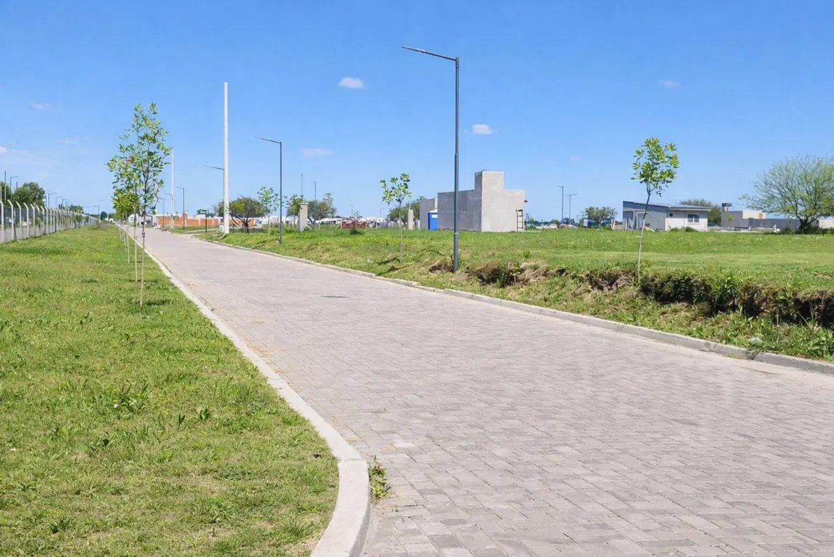 Venta lote M6 Solares de Korn 250m2 s/expensas 4