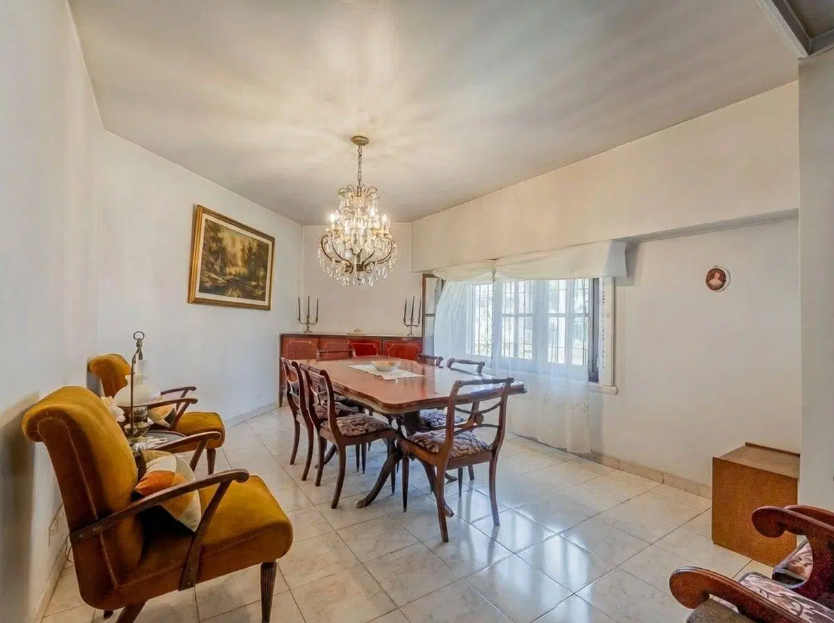 Venta Casa 4 ambientes, Olivos c/ pileta y cochera 4