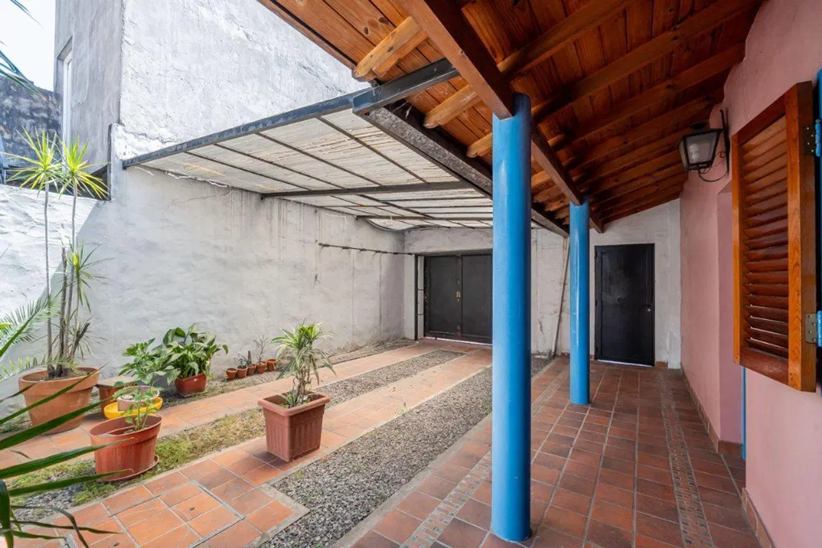 Venta casa 4 amb. Villa Luzuriaga pileta quincho 5