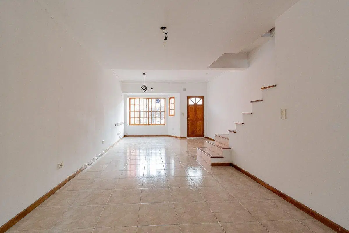 Venta triplex 5 amb con jardin Olivos 4