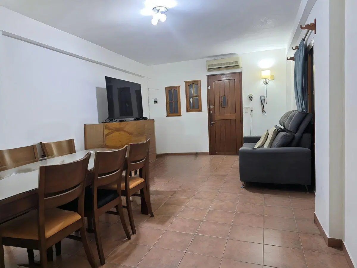 VENTA 2 CASAS EN BLOK EN LA LUCILA, LOTE PROPIO 3