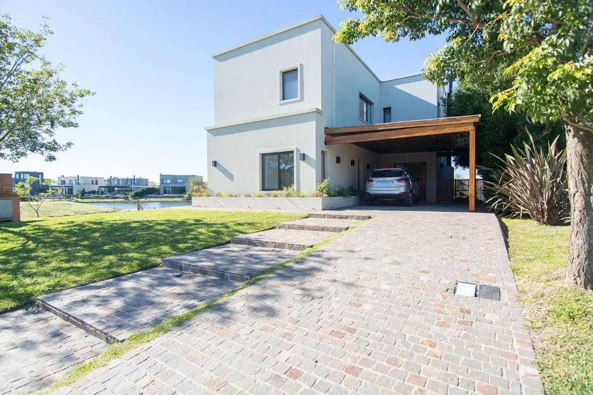 VENTA CASA en PUERTOS BARRIO CEIBOS vista a Laguna 3
