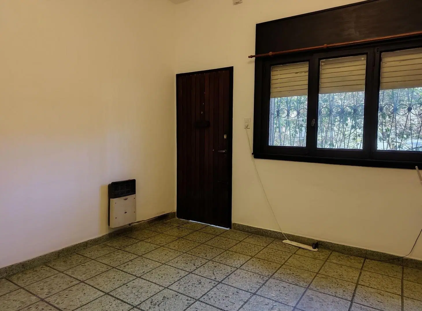 Venta PH 2 ambientes Munro cochera jardín 3